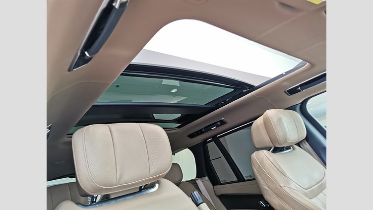 2022 認定中古車 Land Rover Range Rover バトゥミゴールド D300 AWD MHEV（AT） スタンダードホイールベース AUTOBIOGRAPHY