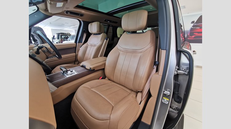 2022 認定中古車 Land Rover Range Rover バトゥミゴールド D300 AWD MHEV（AT） スタンダードホイールベース AUTOBIOGRAPHY