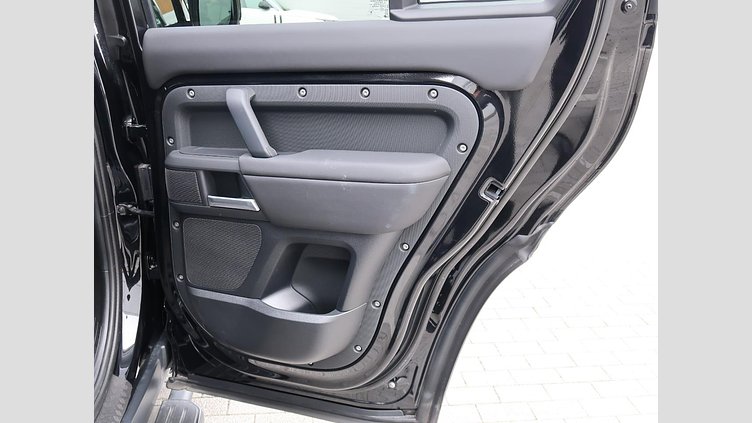 2024 認定中古車 Land Rover Defender 110 サントリーニブラック D350 ディーゼルマイルドハイブリッド X-Dynamic SE