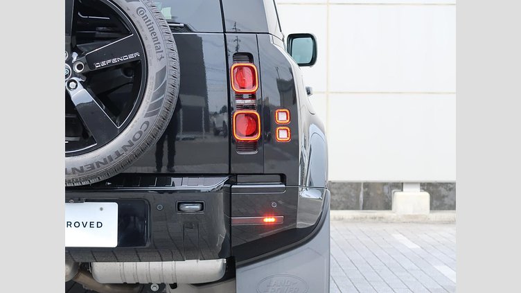 2024 認定中古車 Land Rover Defender 110 サントリーニブラック D350 ディーゼルマイルドハイブリッド X-Dynamic SE