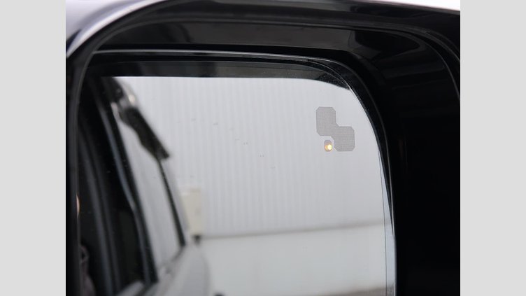 2024 認定中古車 Land Rover Defender 110 サントリーニブラック D350 ディーゼルマイルドハイブリッド X-Dynamic SE