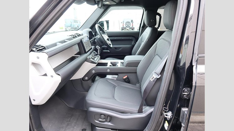 2024 認定中古車 Land Rover Defender 110 サントリーニブラック D350 ディーゼルマイルドハイブリッド X-Dynamic SE