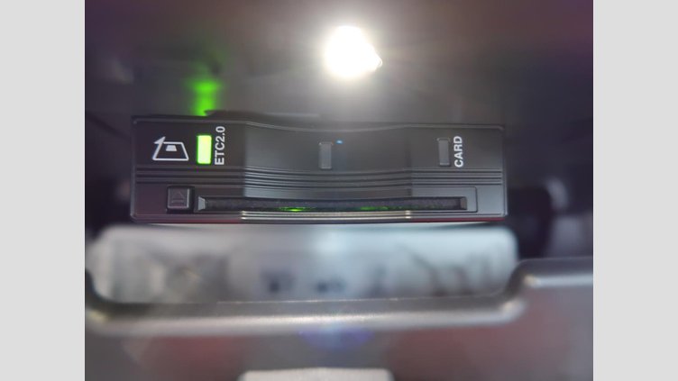 2024 認定中古車 Land Rover Defender 110 サントリーニブラック D350 ディーゼルマイルドハイブリッド X-Dynamic SE