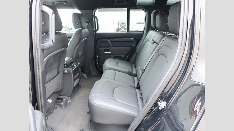 2024 認定中古車 Land Rover Defender 110 サントリーニブラック D350 ディーゼルマイルドハイブリッド X-Dynamic SE