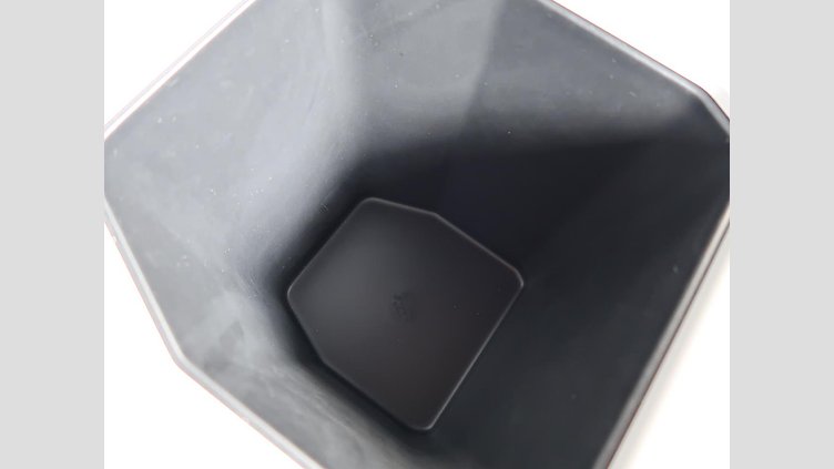 2024 認定中古車 Land Rover Defender 110 サントリーニブラック D350 ディーゼルマイルドハイブリッド X-Dynamic SE