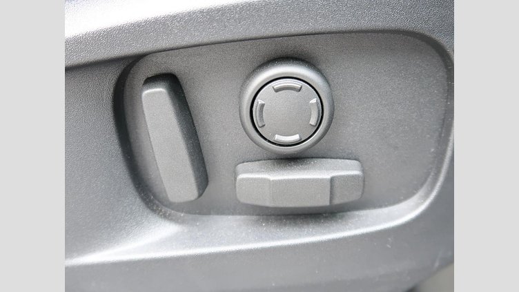 2024 認定中古車 Land Rover Defender 110 サントリーニブラック D350 ディーゼルマイルドハイブリッド X-Dynamic SE