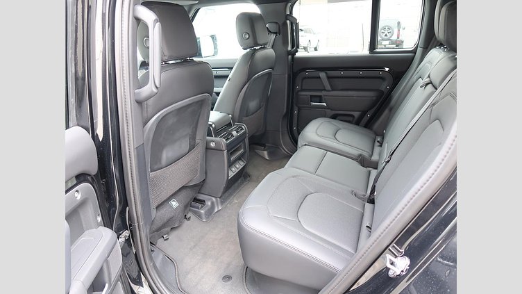 2024 認定中古車 Land Rover Defender 110 サントリーニブラック D350 ディーゼルマイルドハイブリッド X-Dynamic SE