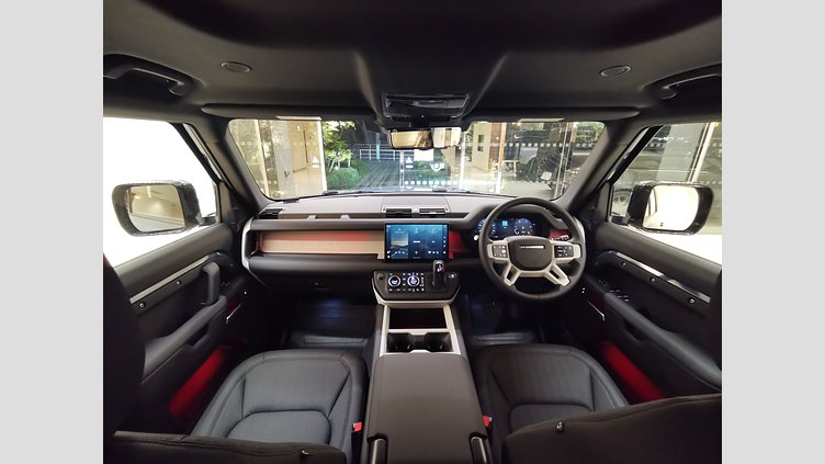 2025 認定中古車 Land Rover Defender 110 タスマンブルー D350 ディーゼルマイルドハイブリッド X-Dynamic SE