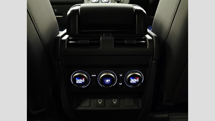 2025 認定中古車 Land Rover Defender 110 タスマンブルー D350 ディーゼルマイルドハイブリッド X-Dynamic SE