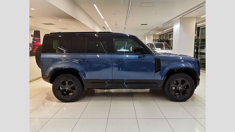 2025 認定中古車 Land Rover Defender 110 タスマンブルー D350 ディーゼルマイルドハイブリッド X-Dynamic SE