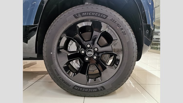 2025 認定中古車 Land Rover Defender 110 タスマンブルー D350 ディーゼルマイルドハイブリッド X-Dynamic SE