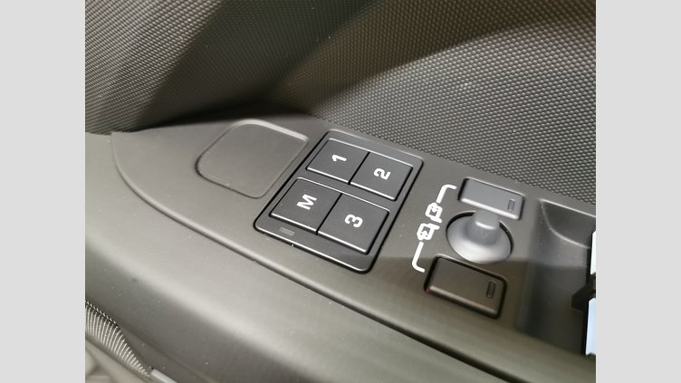 2025 認定中古車 Land Rover Defender 110 タスマンブルー D350 ディーゼルマイルドハイブリッド X-Dynamic SE