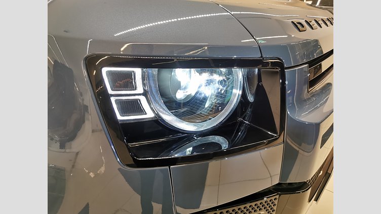 2025 認定中古車 Land Rover Defender 110 タスマンブルー D350 ディーゼルマイルドハイブリッド X-Dynamic SE