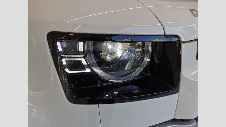 2024 認定中古車 Land Rover Defender 110 フジホワイト D350 ディーゼルマイルドハイブリッド S