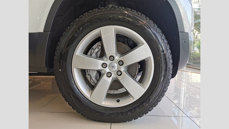 2024 認定中古車 Land Rover Defender 110 フジホワイト D350 ディーゼルマイルドハイブリッド S