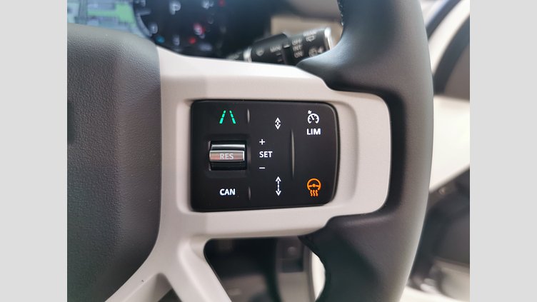 2024 認定中古車 Land Rover Defender 110 フジホワイト D350 ディーゼルマイルドハイブリッド S