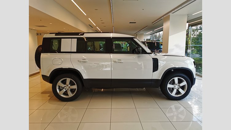 2024 認定中古車 Land Rover Defender 110 フジホワイト D350 ディーゼルマイルドハイブリッド S