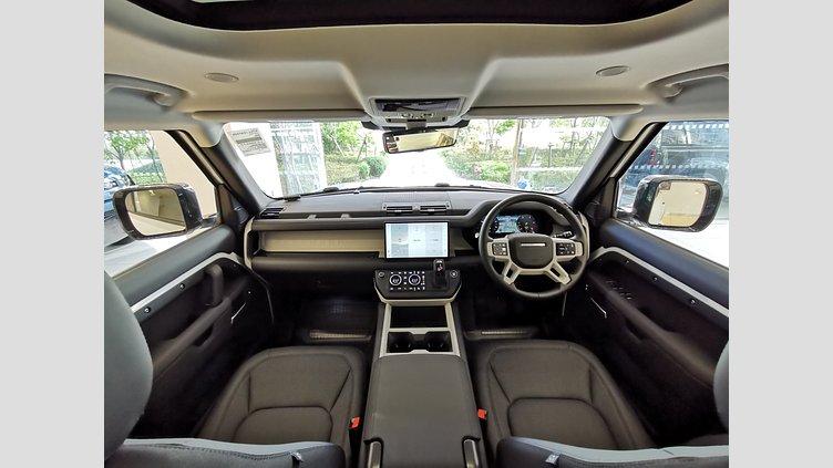 2024 認定中古車 Land Rover Defender 110 フジホワイト D350 ディーゼルマイルドハイブリッド S