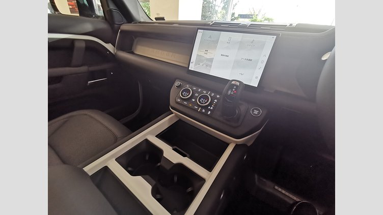 2024 認定中古車 Land Rover Defender 110 フジホワイト D350 ディーゼルマイルドハイブリッド S