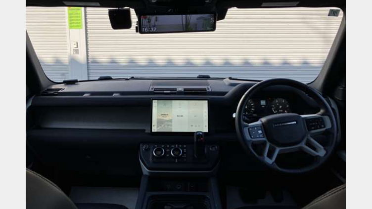2023 認定中古車 Land Rover Defender 110 Santorini Black D300 AWD（AT） X-DYNAMIC SE