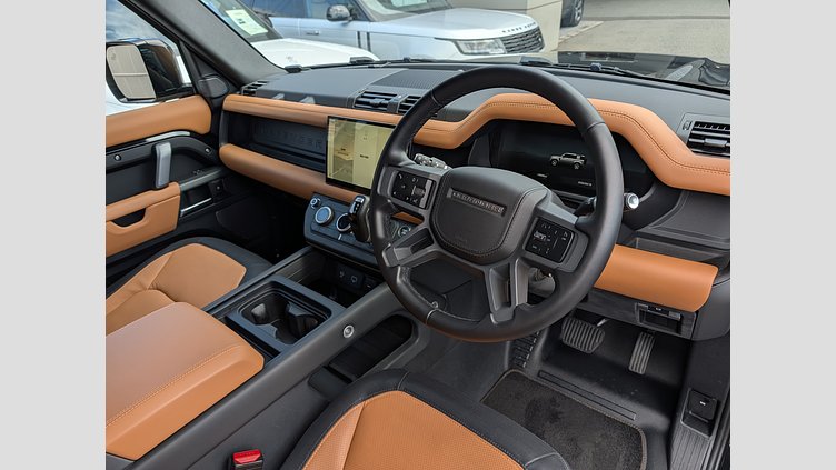 2023 認定中古車 Land Rover Defender 110 サントリーニブラック D300 AWD（AT） X-DYNAMIC HSE