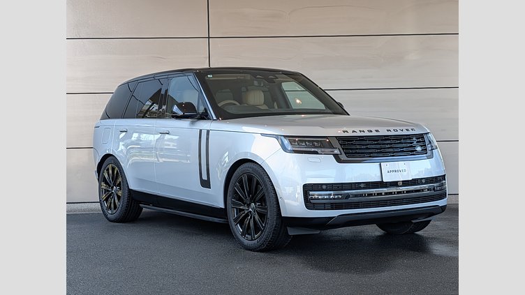 2024 認定中古車 Land Rover Range Rover ハクバシルバー D350 AWD MHEV（AT） スタンダードホイールベース SE