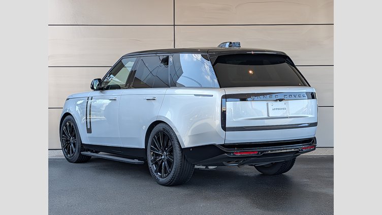 2024 認定中古車 Land Rover Range Rover ハクバシルバー D350 AWD MHEV（AT） スタンダードホイールベース SE