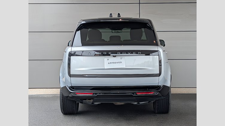 2024 認定中古車 Land Rover Range Rover ハクバシルバー D350 AWD MHEV（AT） スタンダードホイールベース SE