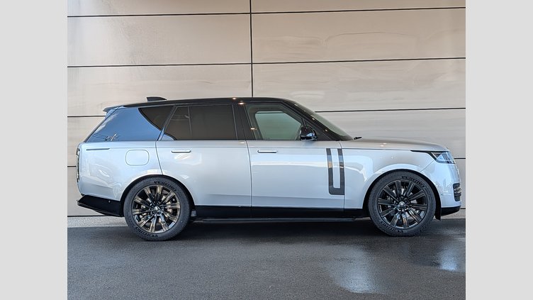 2024 認定中古車 Land Rover Range Rover ハクバシルバー D350 AWD MHEV（AT） スタンダードホイールベース SE
