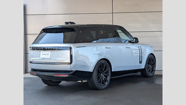 2024 認定中古車 Land Rover Range Rover ハクバシルバー D350 AWD MHEV（AT） スタンダードホイールベース SE