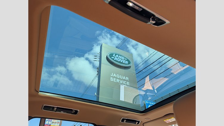 2024 認定中古車 Land Rover Range Rover ハクバシルバー D350 AWD MHEV（AT） スタンダードホイールベース SE
