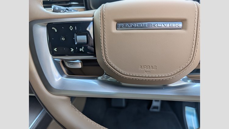 2024 認定中古車 Land Rover Range Rover ハクバシルバー D350 AWD MHEV（AT） スタンダードホイールベース SE