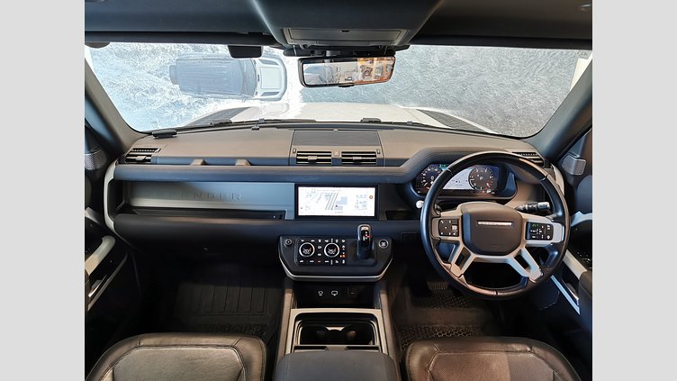 2021 認定中古車 Land Rover Defender 110 ユーロンホワイト D300 AWD（AT） X-DYNAMIC SE