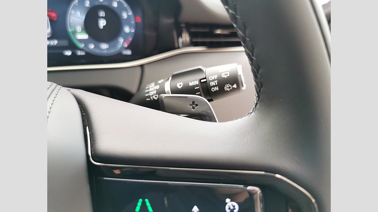 2024 認定中古車 Land Rover Range Rover Evoque フジホワイト プラグインハイブリッド（ガソリン） Standard Wheelbase DYNAMIC HSE