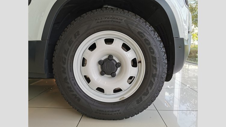 2021 認定中古車 Land Rover Defender 110 フジホワイト P300 AWD（AT） スタンダード