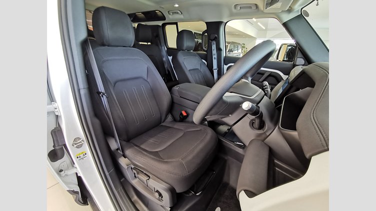 2021 認定中古車 Land Rover Defender 110 フジホワイト P300 AWD（AT） スタンダード