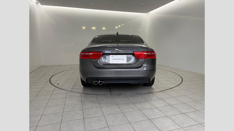 2018 認定中古車 Jaguar XE Corris Grey 2.0diesel プレステージ　2.0d