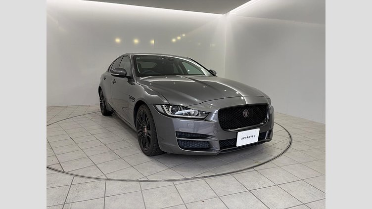 2018 認定中古車 Jaguar XE Corris Grey 2.0diesel プレステージ　2.0d