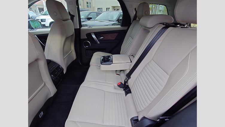 2025 認定中古車 Land Rover Discovery Sport ヴァレジネブルー プラグインハイブリッド（ガソリン） 標準ホイール S