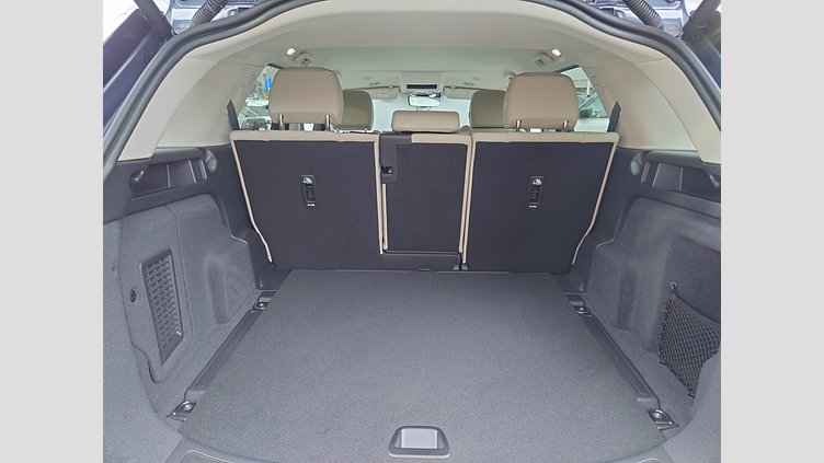 2025 認定中古車 Land Rover Discovery Sport ヴァレジネブルー プラグインハイブリッド（ガソリン） 標準ホイール S