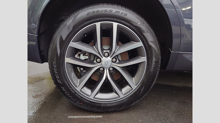 2025 認定中古車 Land Rover Discovery Sport ヴァレジネブルー プラグインハイブリッド（ガソリン） 標準ホイール S