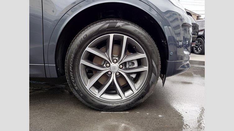 2025 認定中古車 Land Rover Discovery Sport ヴァレジネブルー プラグインハイブリッド（ガソリン） 標準ホイール S