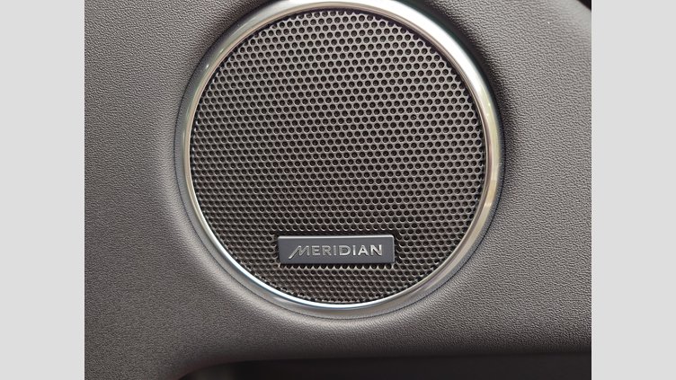 2025 認定中古車 Land Rover Discovery Sport ヴァレジネブルー プラグインハイブリッド（ガソリン） 標準ホイール S