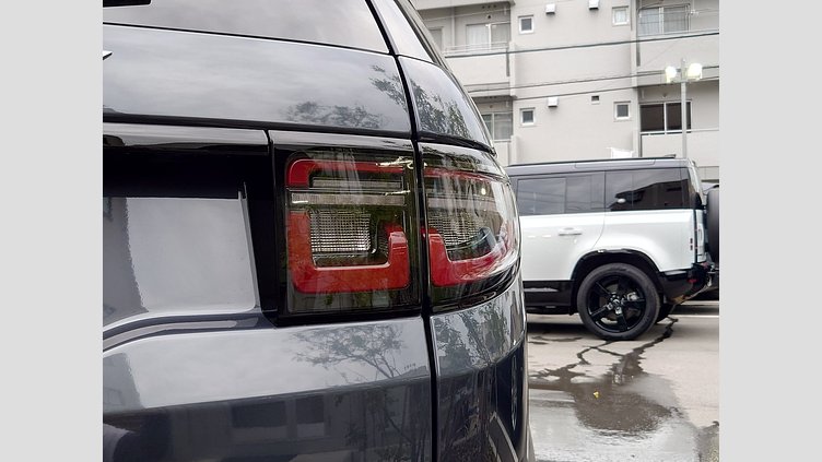 2025 認定中古車 Land Rover Discovery Sport ヴァレジネブルー プラグインハイブリッド（ガソリン） 標準ホイール S