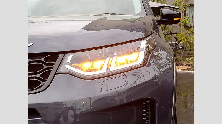 2025 認定中古車 Land Rover Discovery Sport ヴァレジネブルー プラグインハイブリッド（ガソリン） 標準ホイール S