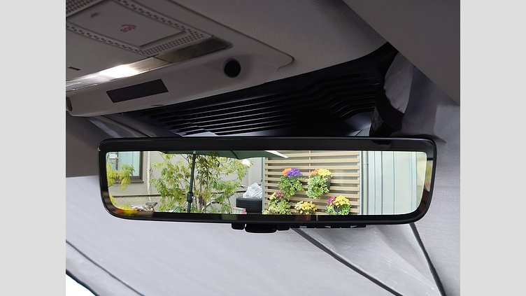 2025 認定中古車 Land Rover Discovery Sport ヴァレジネブルー プラグインハイブリッド（ガソリン） 標準ホイール S