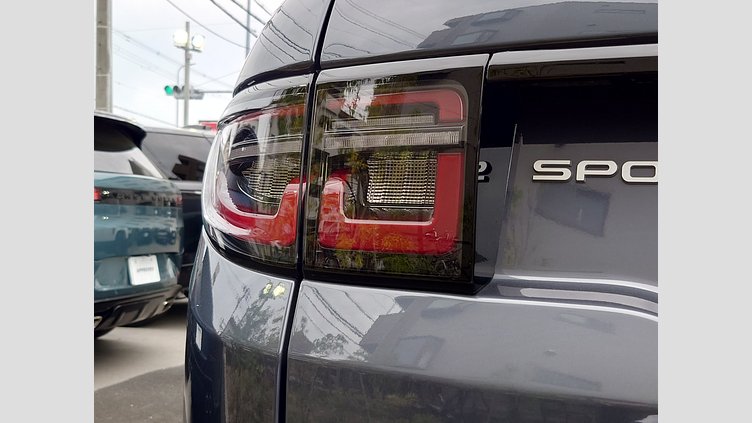 2025 認定中古車 Land Rover Discovery Sport ヴァレジネブルー プラグインハイブリッド（ガソリン） 標準ホイール S