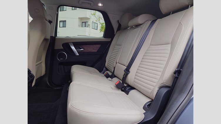 2025 認定中古車 Land Rover Discovery Sport ヴァレジネブルー プラグインハイブリッド（ガソリン） 標準ホイール S