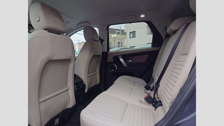 2025 認定中古車 Land Rover Discovery Sport ヴァレジネブルー プラグインハイブリッド（ガソリン） 標準ホイール S