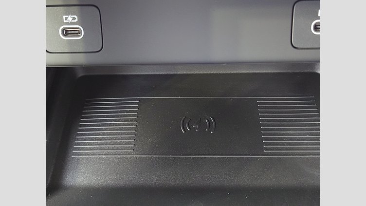 2025 認定中古車 Land Rover Discovery Sport ヴァレジネブルー プラグインハイブリッド（ガソリン） 標準ホイール S